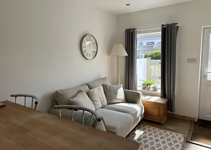 Cozy Coastal Lodge In Hayle