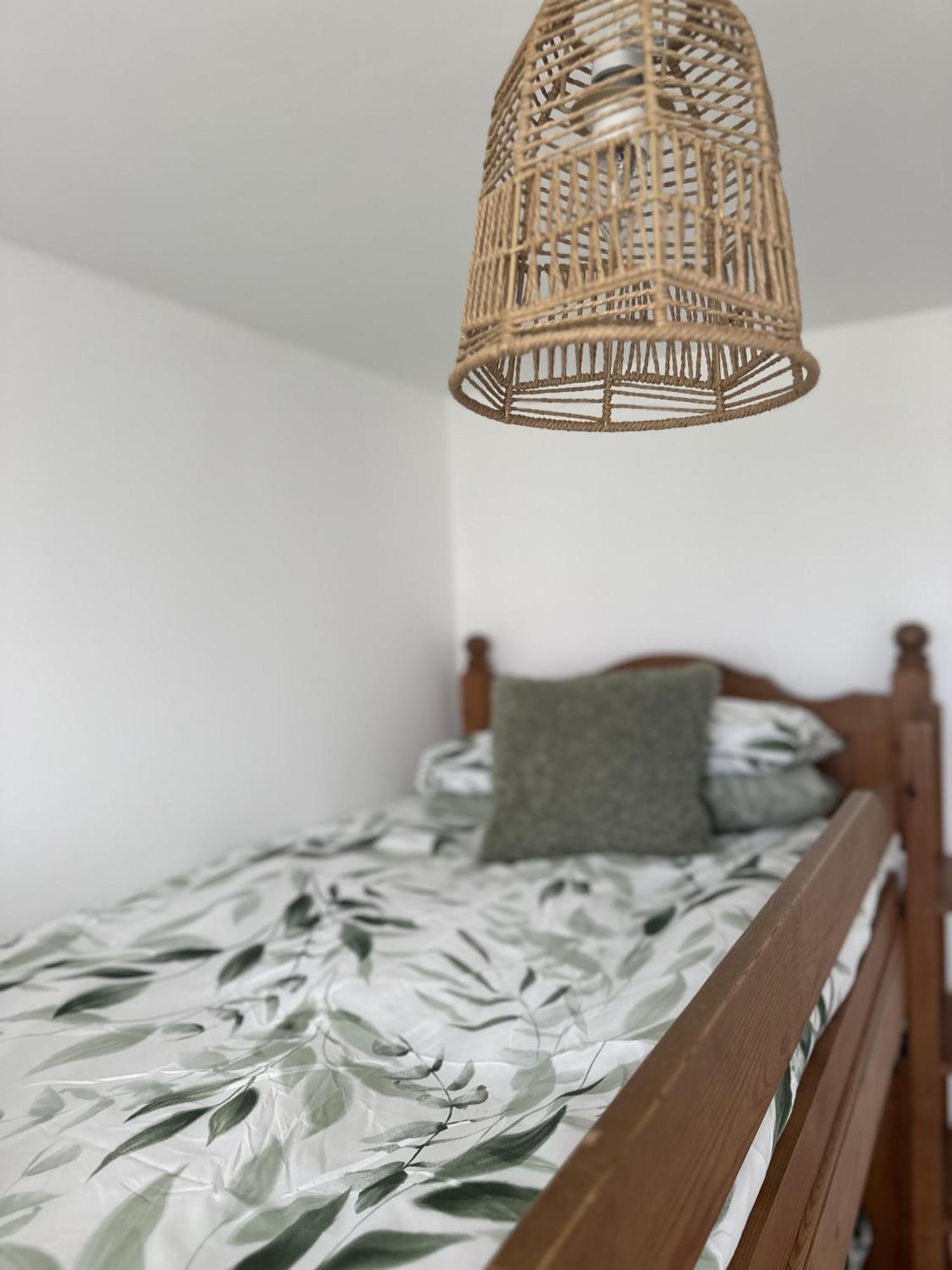 Cozy Coastal In Holiday home *